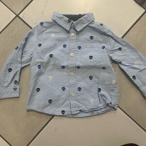 💚SALE $5/20 or $7/30 Gymboree Light Blue Shirt with Skull Pattern